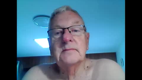 melbourne000 online show from November 1, 3:18 am