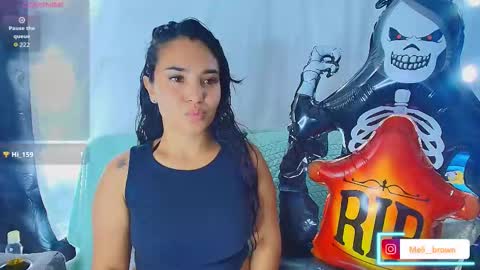    Independent model online show from October 26, 3:18 am