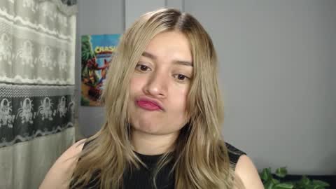 meliinna_xxx online show from November 27, 3:14 am