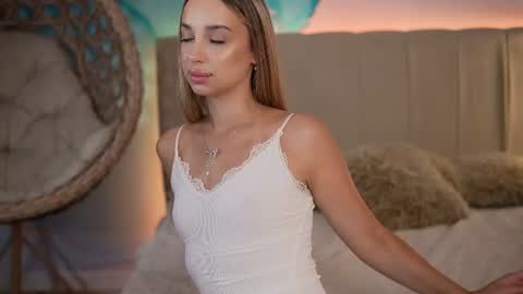Melisa Ross online show from June 23, 1:28 pm