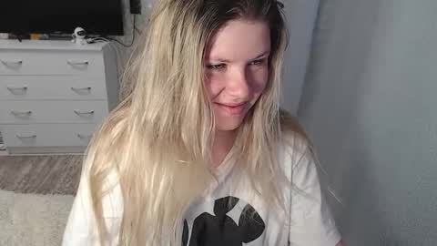 Melissa  Ray online show from February 17, 3:04 am