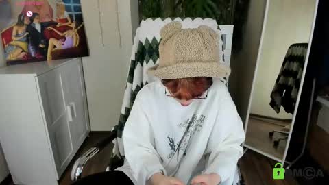 Melissa online show from November 21, 4:05 pm