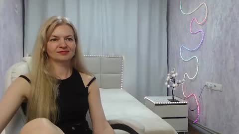 Melissa online show from July 4, 11:25 am