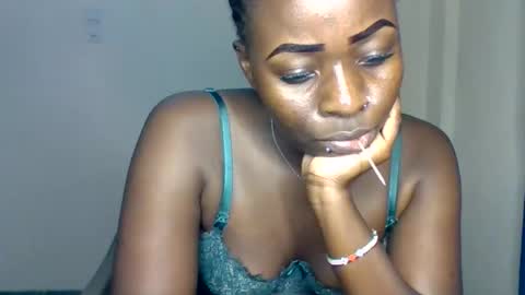Snapshot of mellanin_pretty_ chatting on September 26, 7:11 pm . online show from September 26, 7:11 pm