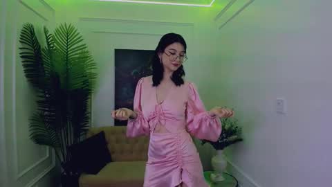 mellsawertyq online show from September 21, 11:25 am