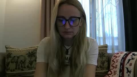 Melly online show from November 12, 7:54 am