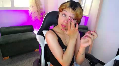 melody701583as online show from April 16, 1:00 pm