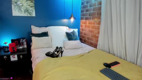 Snapshot of melody_bonnie22 chatting on January 15, 10:59 am Leslie online show from January 15, 10:59 am