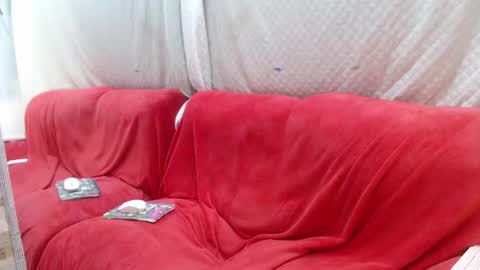 melody phillips online show from February 4, 1:23 am