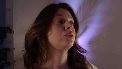 melody  online show from October 16, 5:01 pm