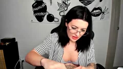 Melrose Strip online show from March 6, 6:19 am