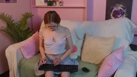 memymee_ online show from June 11, 2:53 am