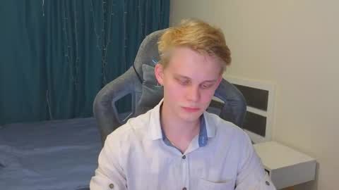 Snapshot of meow_mickey chatting on October 22, 2:08 pm Mickey online show from October 22, 2:08 pm