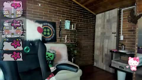 Snapshot of meow_mota chatting on October 2, 11:58 pm Valentina online show from October 2, 11:58 pm
