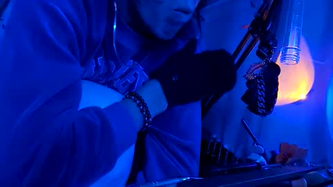 gurlnips online show from November 14, 12:51 pm