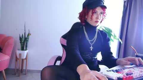 Miss Freckles online show from July 5, 7:10 pm