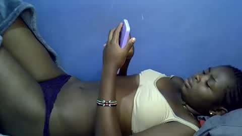 Snapshot of merlin_queen chatting on October 12, 3:43 am merlin_queen online show from October 12, 3:43 am