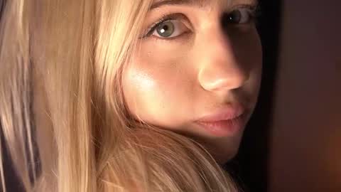 Lara OFFLINE  online show from October 16, 8:51 pm