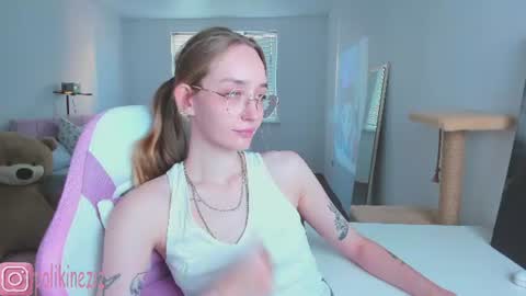 Sara online show from June 24, 4:25 pm