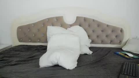 Mary online show from November 7, 2:30 pm