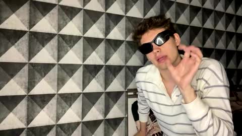 Johnny and Hailey online show from April 20, 10:02 pm