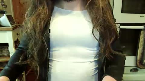 messyxdresser online show from March 10, 1:54 pm