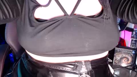 MetalPocahotass online show from January 31, 6:46 am