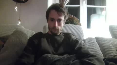 mew online show from May 14, 9:02 pm