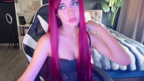 Snapshot of mezzalunaa chatting on October 7, 7:26 am vollmond online show from October 7, 7:26 am