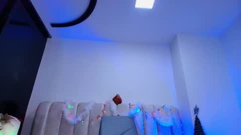 Emi online show from December 16, 8:15 pm