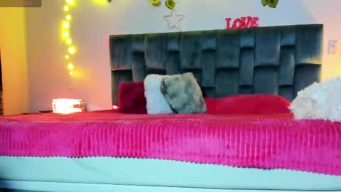 mia___velvet__ online show from July 29, 3:06 am