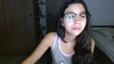 Mia online show from April 3, 4:19 am