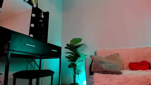 Mia  Milan online show from July 26, 5:16 am
