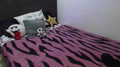 mia online show from October 22, 12:47 am