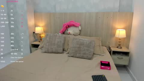 Mia Aristizabal online show from November 5, 11:23 am