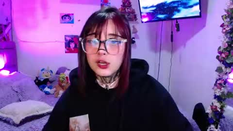 Mia online show from July 22, 6:04 am