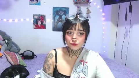 Mia online show from June 5, 6:52 am