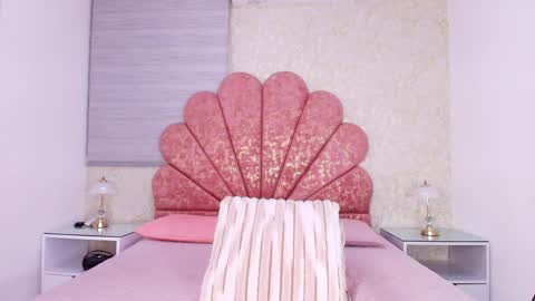 Mia  online show from April 9, 6:19 am