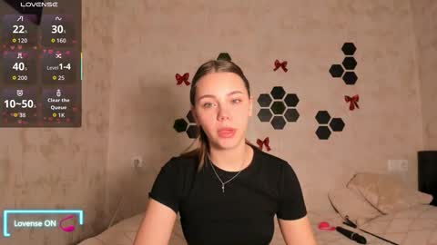 Mia  next stream Thursday 1400 UTC1 Friday 1400 UTC1 online show from February 25, 5:11 am