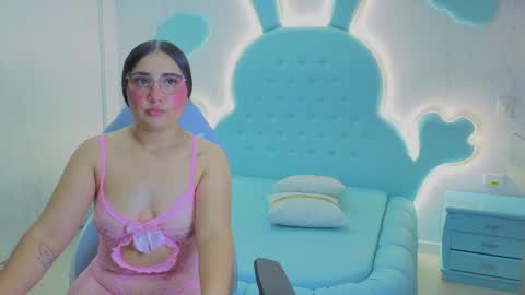 Snapshot of mia_cuttee chatting on October 19, 4:28 am Mia Cuttee online show from October 19, 4:28 am