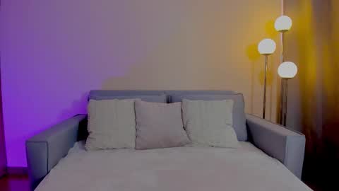 Sarah Luna online show from February 23, 4:42 pm