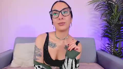 Sarah Luna online show from July 17, 8:33 pm