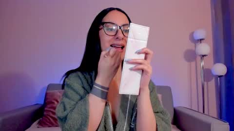 Sarah Luna online show from March 22, 11:25 am