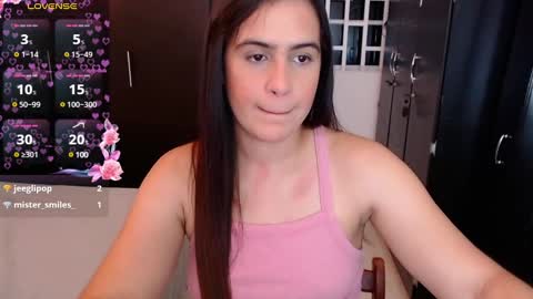 Snapshot of mia_danielsx chatting on February 19, 2:33 am Mia online show from February 19, 2:33 am