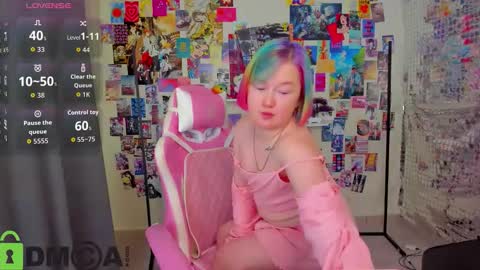 Mia online show from December 22, 3:13 am