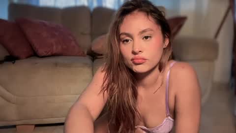 mia_ferrer777 online show from May 28, 10:30 pm