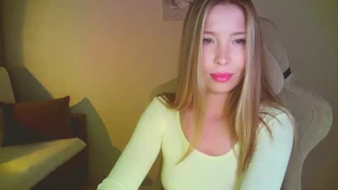 Mia online show from July 20, 10:44 pm