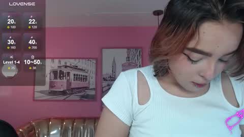 Mia online show from November 18, 1:03 pm