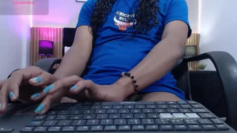 Mia online show from February 7, 6:44 pm