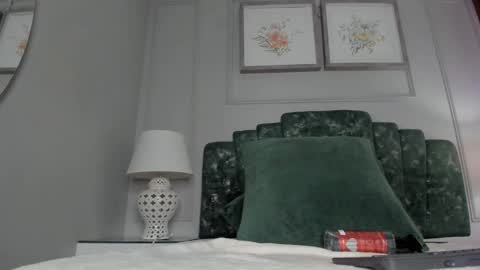 Mia online show from January 11, 4:18 am